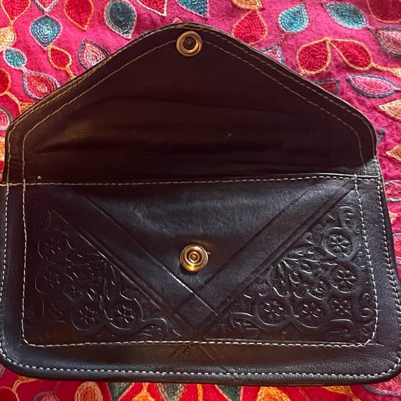 Soft quilted Moroccan black leather wallet. Approximately 8 x 4“. NWOT - Picture 5 of 8